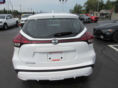 Used 2021 Nissan Kicks S image 7