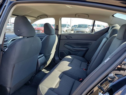 Used 2024 Nissan Altima 2.5 SV image 9