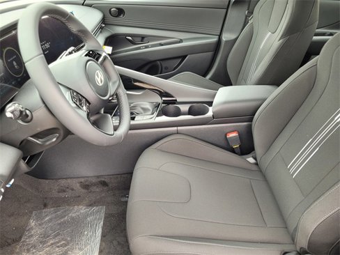 New 2025 Hyundai Elantra SEL image 21