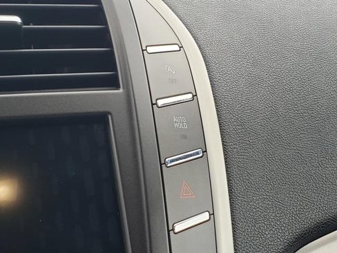 Used 2017 Lincoln MKC Premiere image 28