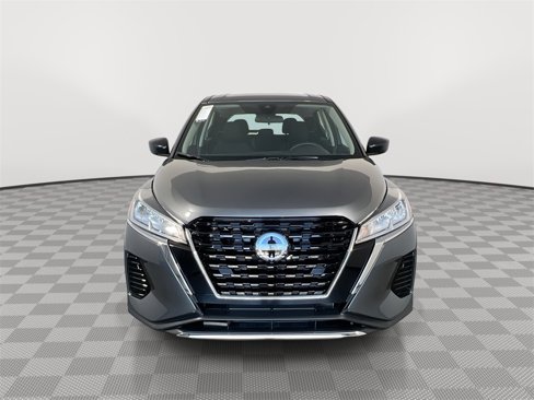 Certified 2025 Nissan Kicks Play S image 3