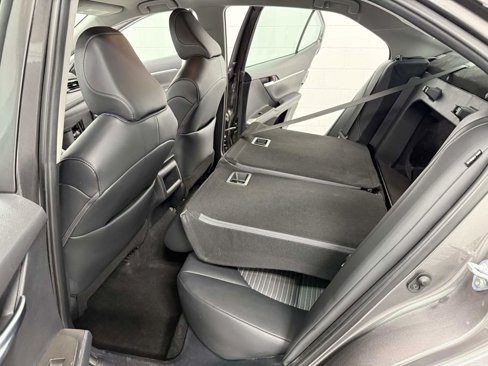 Used 2023 Toyota Camry SE image 14