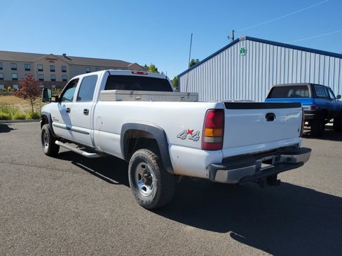 Used 2004 GMC Sierra 2500 4x4 Crew Cab HD w/ Heavy-Duty Power Package image 3