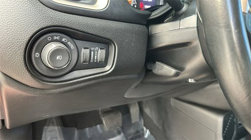 Used 2017 Jeep Renegade Latitude w/ Safety & Security Group image 17