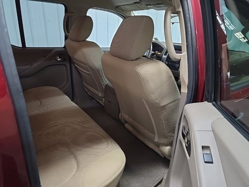 Used 2015 Nissan Frontier SV image 17