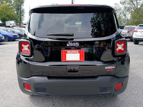 Used 2018 Jeep Renegade Latitude w/ UConnect 8.4 Nav Group image 7