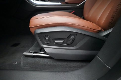Used 2022 Audi Q8 Premium image 30
