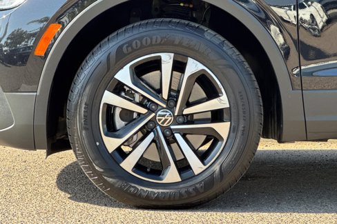 Used 2022 Volkswagen Tiguan S image 26