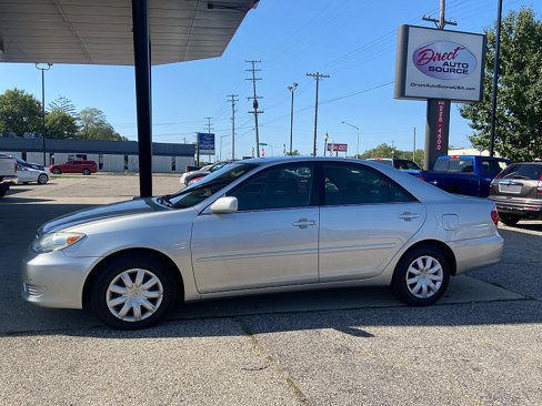 Used 2005 Toyota Camry LE image 1