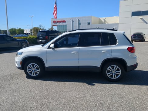 Used 2017 Volkswagen Tiguan S image 16