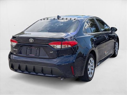 Used 2020 Toyota Corolla LE image 3