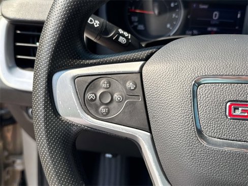 Used 2023 GMC Terrain SLE w/ Elevation Edition image 27