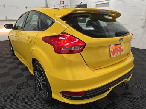 Used 2017 Ford Focus ST image 8