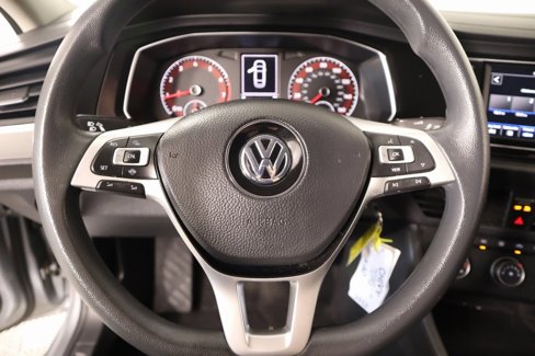 Used 2020 Volkswagen Jetta image 3