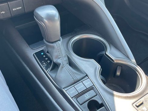 Used 2022 Toyota Camry XSE image 14