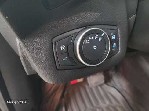 Used 2018 Ford Escape SE w/ SE Sport Appearance Package image 19