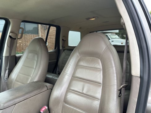 Used 2002 Ford Explorer XLT image 15