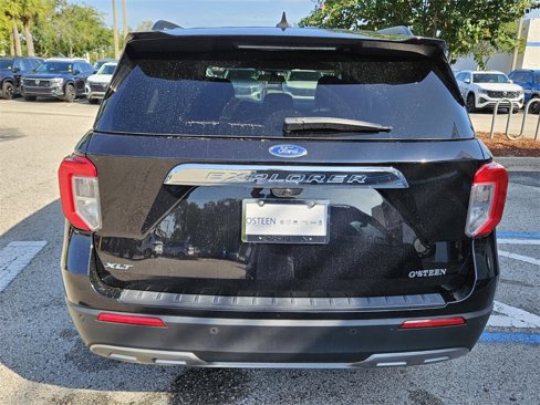Used 2023 Ford Explorer XLT w/ Equipment Group 202A image 10
