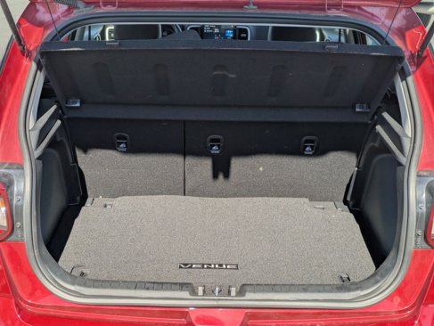 Used 2024 Hyundai Venue Limited image 13