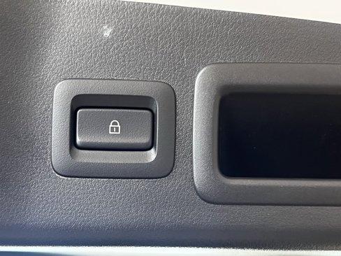 Used 2022 MAZDA MAZDA3 s image 25