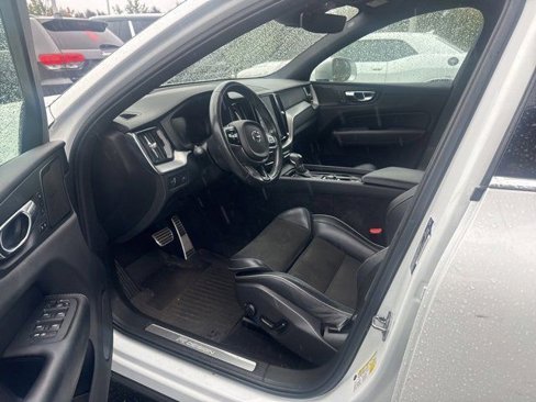 Used 2019 Volvo XC60 T5 R-Design w/ Protection Package Premier image 4