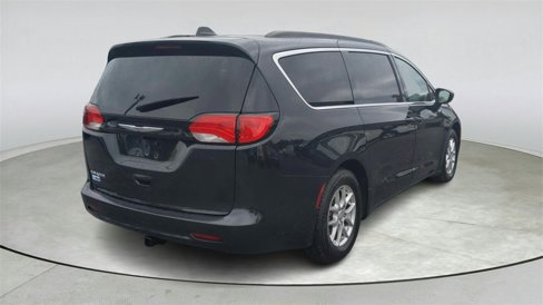 Used 2020 Chrysler Voyager Lxi image 6