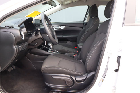 Used 2023 Kia Forte LXS image 7