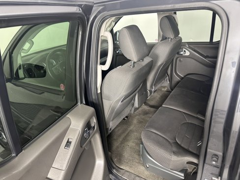 Used 2015 Nissan Frontier PRO-4X image 15