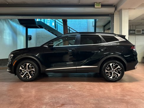Used 2023 Kia Sportage EX w/ EX Premium Package image 2