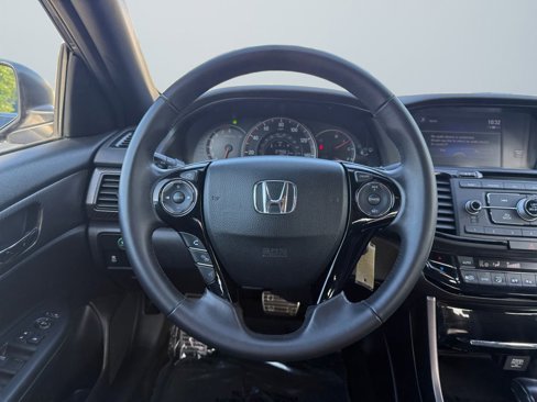 Used 2017 Honda Accord Sport image 12
