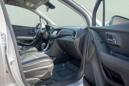 Used 2018 Chevrolet Trax LT w/ LT Convenience Package image 14