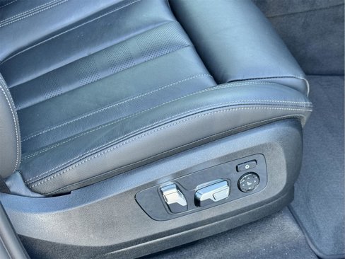 Used 2022 BMW X5 xDrive40i w/ M Sport Package image 19