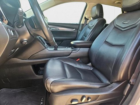Used 2018 Cadillac XT5 Luxury image 17
