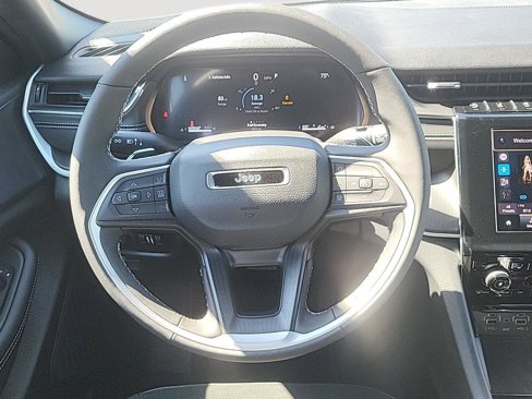 New 2025 Jeep Grand Cherokee Altitude image 29
