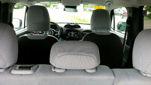 Used 2015 Jeep Renegade Latitude image 12