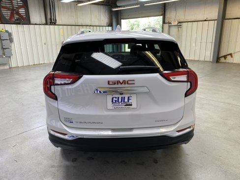 Used 2024 GMC Terrain SLT image 7