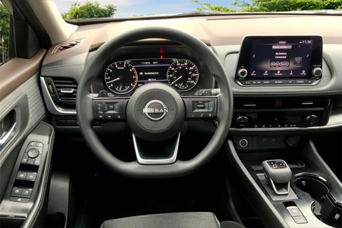 Used 2023 Nissan Rogue SV image 8