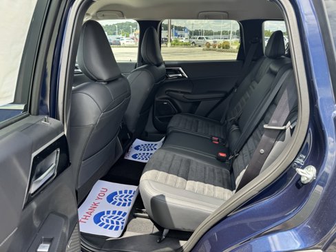 New 2025 Mitsubishi Outlander SE image 30