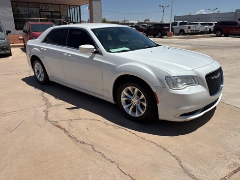 Used 2015 Chrysler 300 Limited image 3