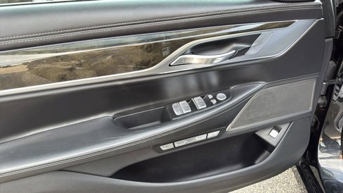 Used 2016 BMW 750i xDrive 750i xDrive image 9