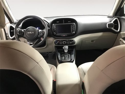 Used 2022 Kia Soul LX image 10