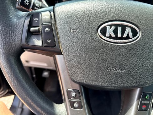 Used 2011 Kia Sorento LX w/ Convenience Pkg image 18