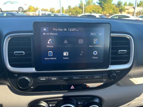 Used 2022 Hyundai Venue SEL w/ Cargo Package image 9