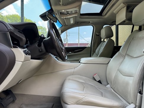 Used 2016 Cadillac Escalade ESV Luxury image 26