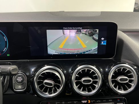 Used 2021 Mercedes-Benz GLA 250 4MATIC w/ Premium Package image 31