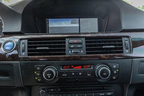 Used 2010 BMW 335i Sedan image 24