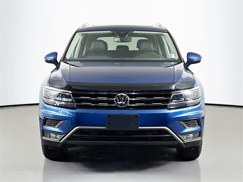 Used 2018 Volkswagen Tiguan SEL Premium image 2