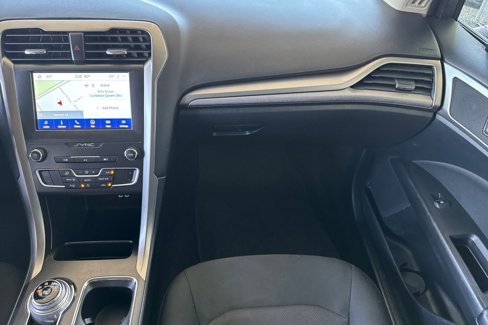 Used 2020 Ford Fusion SE image 29