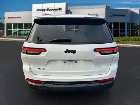 Used 2023 Jeep Grand Cherokee L Laredo image 7