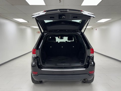 Used 2018 Jeep Grand Cherokee Limited image 38